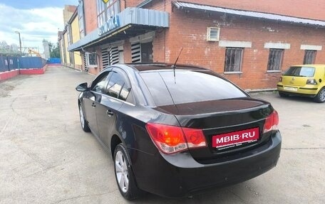 Chevrolet Cruze II, 2010 год, 700 000 рублей, 3 фотография