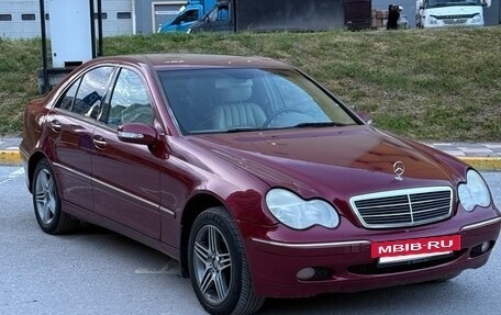 Mercedes-Benz C-Класс, 2004 год, 540 000 рублей, 3 фотография