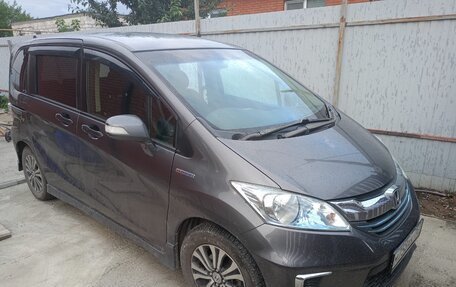 Honda Freed I, 2014 год, 1 300 000 рублей, 2 фотография
