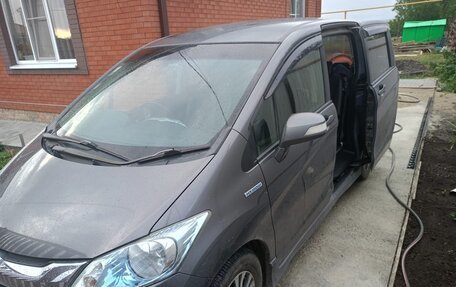 Honda Freed I, 2014 год, 1 300 000 рублей, 3 фотография