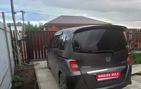 Honda Freed I, 2014 год, 1 300 000 рублей, 18 фотография