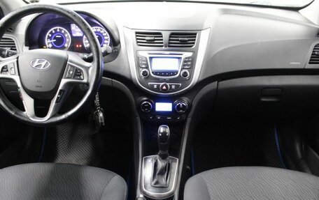 Hyundai Solaris II рестайлинг, 2011 год, 600 000 рублей, 19 фотография