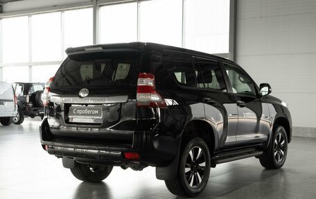 Toyota Land Cruiser Prado 150 рестайлинг 2, 2016 год, 3 140 000 рублей, 2 фотография