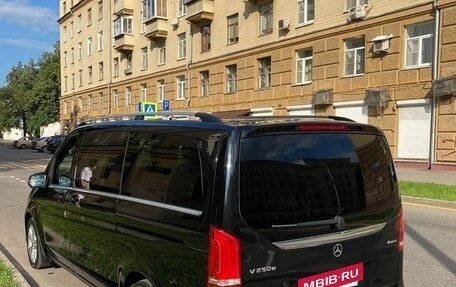 Mercedes-Benz V-Класс, 2015 год, 3 850 000 рублей, 5 фотография