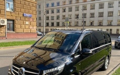 Mercedes-Benz V-Класс, 2015 год, 3 850 000 рублей, 2 фотография