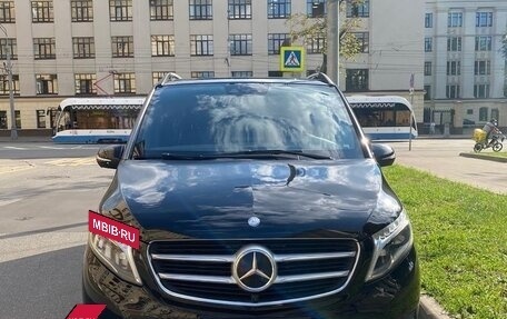 Mercedes-Benz V-Класс, 2015 год, 3 850 000 рублей, 4 фотография