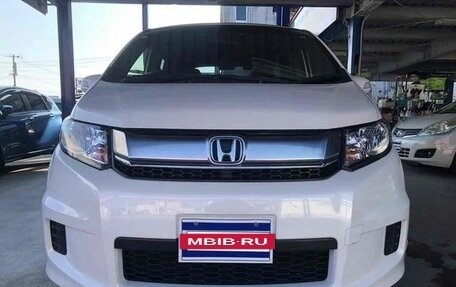 Honda Freed I, 2015 год, 1 100 000 рублей, 2 фотография