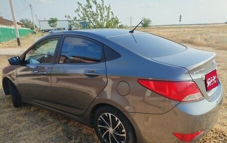 Hyundai Solaris II рестайлинг, 2016 год, 1 090 000 рублей, 1 фотография