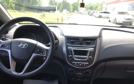 Hyundai Solaris II рестайлинг, 2015 год, 1 320 000 рублей, 11 фотография