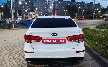 KIA Rio III рестайлинг, 2015 год, 920 000 рублей, 2 фотография