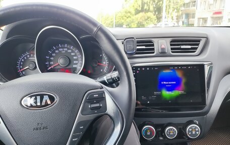 KIA Rio III рестайлинг, 2015 год, 920 000 рублей, 18 фотография