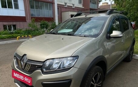 Renault Sandero II рестайлинг, 2016 год, 1 050 000 рублей, 2 фотография