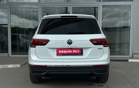 Volkswagen Tiguan II, 2022 год, 2 900 000 рублей, 4 фотография