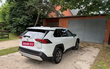 Toyota RAV4, 2024 год, 3 690 000 рублей, 6 фотография