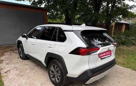 Toyota RAV4, 2024 год, 3 690 000 рублей, 7 фотография