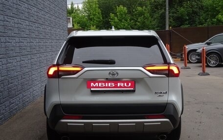 Toyota RAV4, 2022 год, 3 500 000 рублей, 12 фотография