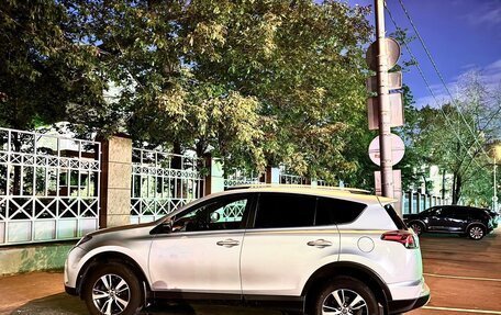 Toyota RAV4, 2017 год, 2 410 000 рублей, 3 фотография