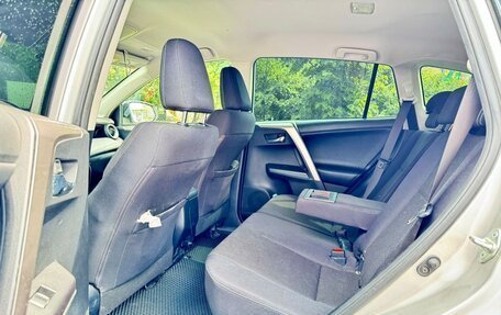 Toyota RAV4, 2017 год, 2 410 000 рублей, 13 фотография