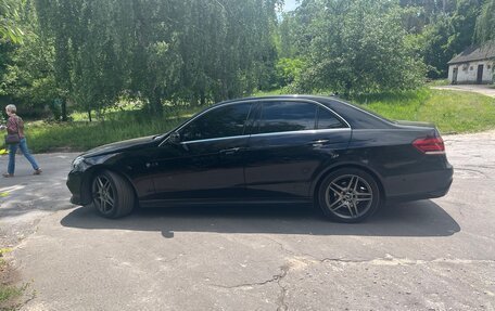 Mercedes-Benz E-Класс, 2013 год, 1 900 000 рублей, 3 фотография