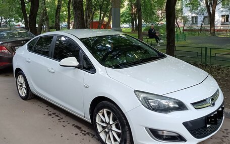 Opel Astra J, 2013 год, 770 000 рублей, 3 фотография