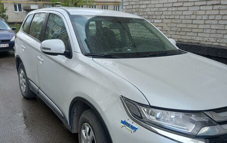 Mitsubishi Outlander III рестайлинг 3, 2017 год, 1 000 000 рублей, 2 фотография