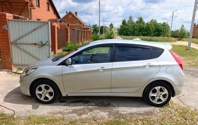 Hyundai Solaris II рестайлинг, 2011 год, 800 000 рублей, 1 фотография