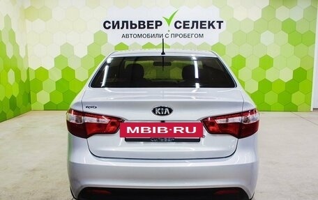 KIA Rio III рестайлинг, 2015 год, 900 000 рублей, 4 фотография