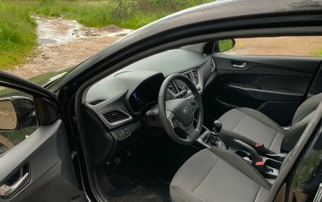 Hyundai Solaris II рестайлинг, 2019 год, 980 000 рублей, 4 фотография