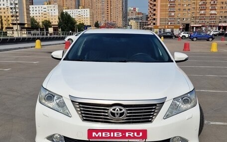 Toyota Camry, 2014 год, 1 800 000 рублей, 5 фотография