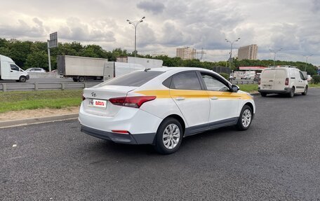 Hyundai Solaris II рестайлинг, 2017 год, 690 000 рублей, 3 фотография