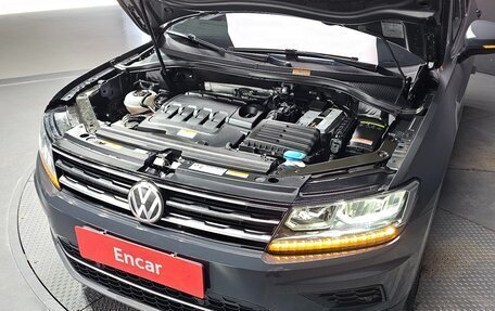Volkswagen Tiguan II, 2020 год, 2 168 000 рублей, 2 фотография