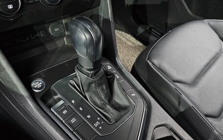 Volkswagen Tiguan II, 2020 год, 2 168 000 рублей, 11 фотография