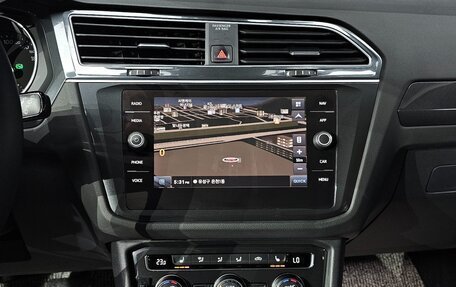 Volkswagen Tiguan II, 2020 год, 2 168 000 рублей, 10 фотография