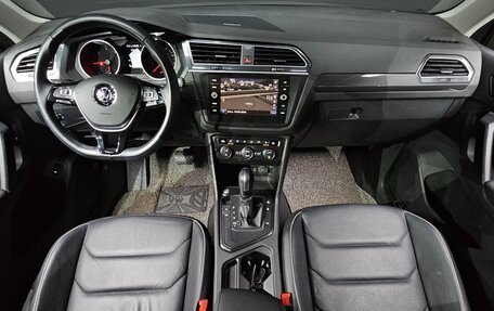 Volkswagen Tiguan II, 2020 год, 2 168 000 рублей, 12 фотография