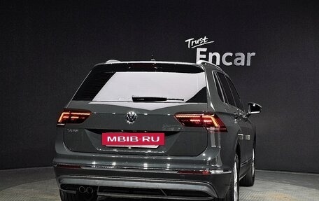 Volkswagen Tiguan II, 2020 год, 2 168 000 рублей, 4 фотография