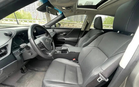 Lexus ES VII, 2021 год, 2 600 000 рублей, 4 фотография
