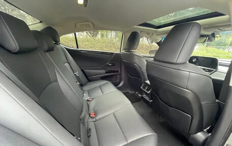 Lexus ES VII, 2021 год, 2 600 000 рублей, 7 фотография