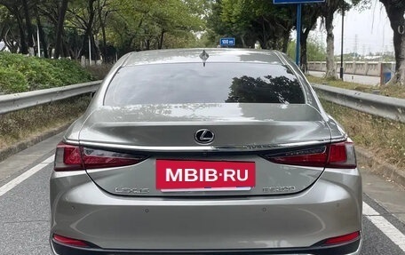 Lexus ES VII, 2021 год, 2 600 000 рублей, 10 фотография