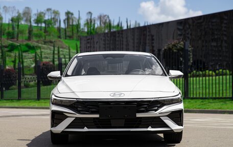 Hyundai Elantra, 2023 год, 2 390 000 рублей, 2 фотография