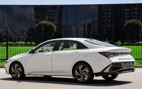 Hyundai Elantra, 2023 год, 2 390 000 рублей, 7 фотография