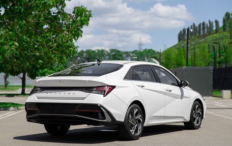 Hyundai Elantra, 2023 год, 2 390 000 рублей, 6 фотография