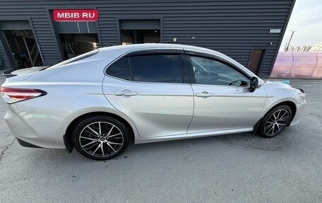 Toyota Camry, 2022 год, 3 550 000 рублей, 10 фотография