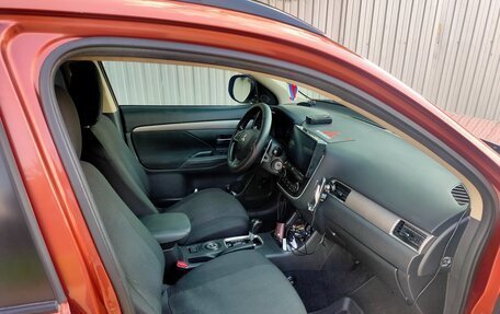 Mitsubishi Outlander III рестайлинг 3, 2012 год, 1 600 000 рублей, 2 фотография