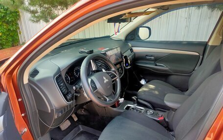 Mitsubishi Outlander III рестайлинг 3, 2012 год, 1 600 000 рублей, 9 фотография