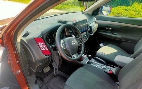 Mitsubishi Outlander III рестайлинг 3, 2012 год, 1 600 000 рублей, 4 фотография