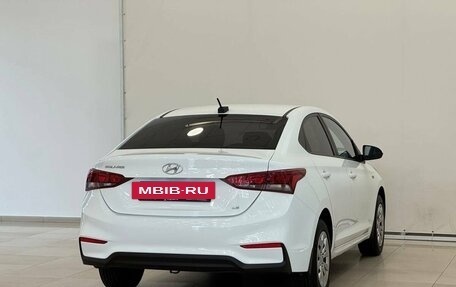 Hyundai Solaris II рестайлинг, 2017 год, 1 240 000 рублей, 6 фотография
