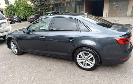 Audi A4, 2017 год, 2 300 000 рублей, 3 фотография