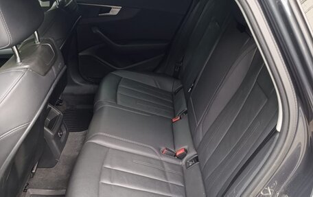 Audi A4, 2017 год, 2 300 000 рублей, 9 фотография