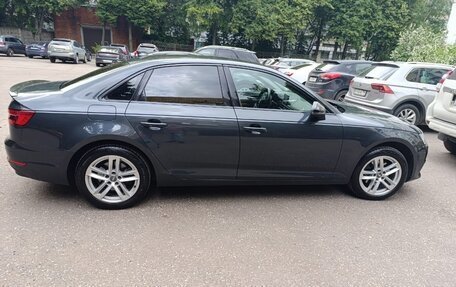 Audi A4, 2017 год, 2 300 000 рублей, 4 фотография