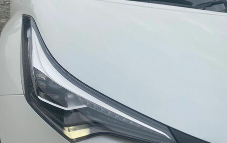 Toyota C-HR I рестайлинг, 2019 год, 2 450 000 рублей, 12 фотография